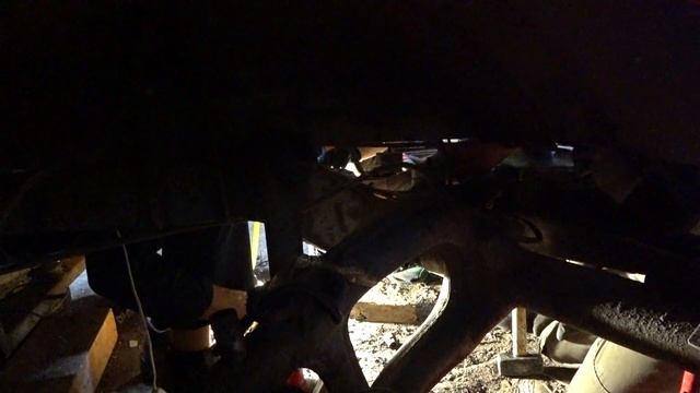 Как снять передние рычаги подвески Barkas B1000, 4 против одного!★ Хранители истории смотреть онлайн