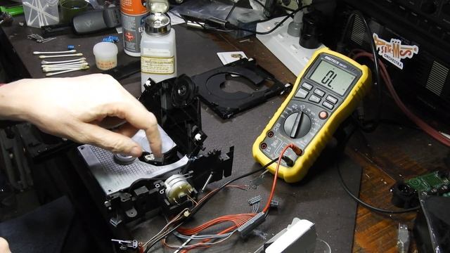 Philips CDM-1 Mk2 - Example of Servicing of CD Player Laser Mechanism (Long Assembly). смотреть онлайн