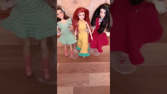 Брюнетка, шатенка и рыжая смотреть онлайн
