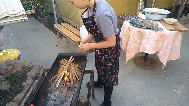 Куриный шашлык.Легкий способ.+ Экспериментируем с куриной кожей и грибами. смотреть онлайн