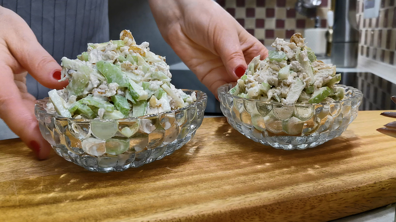 САМЫЕ популярные в этом сезоне САЛАТЫ на праздничный стол. ТОП лучшие рецепты салатов на праздник! смотреть онлайн