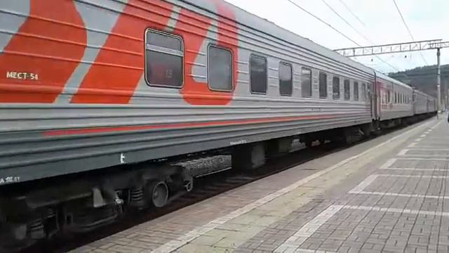 вл10 с пассажирским поездом