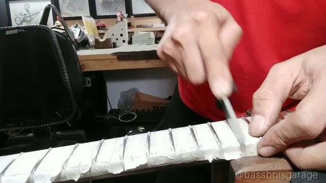 Fender Strat Custom Shop '56 Leveling Fret #bassboifretworks Ep.129 смотреть онлайн