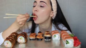 НУ ЧТО С ПРАВАМИ? Суши ? Роллы Mukbang Ayka Emilly