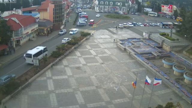 Вебкамера "Площадь Советская". Запись 19.04.2017 10:00:04 смотреть онлайн