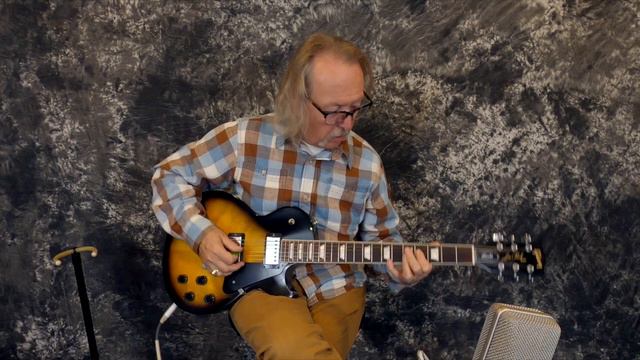 2018 Gibson Les Paul Studio Vintage Sunburst смотреть онлайн