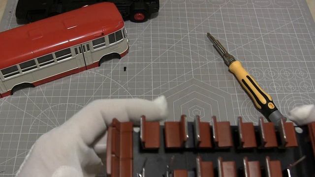 Модель автобуса ЛиАЗ-158В 1:43 ClassicBus