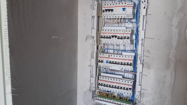 Обзор квартиры 180м2 с лоджи 33м2. Монтаж скрытого плинтуса#ремонт #скрытыйплинтус #большаяквартира смотреть онлайн