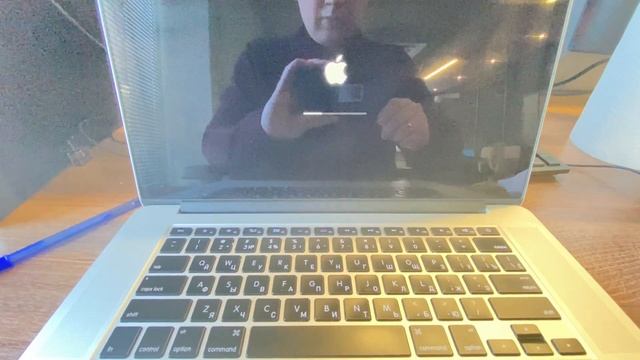 Запуск и включение MacBook Pro 15 Retina смотреть онлайн
