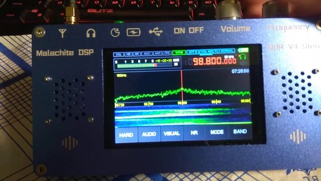 Работа китайского радиоприемника Малахит на УКВ и FM диапазоне. смотреть онлайн