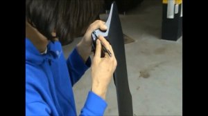 Оклейка автомобиля винилом своими руками (на сухую)