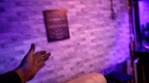 Комната отдыха в гараже.