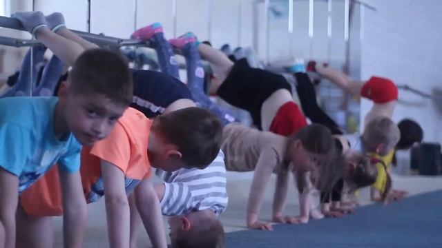 Отзыв: «Нравится именно мужской подход!» Гимнастика для детей 5-6 лет в Минске смотреть онлайн