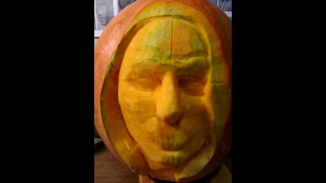 Вырезаем лицо девушки с тыквы! смотреть онлайн