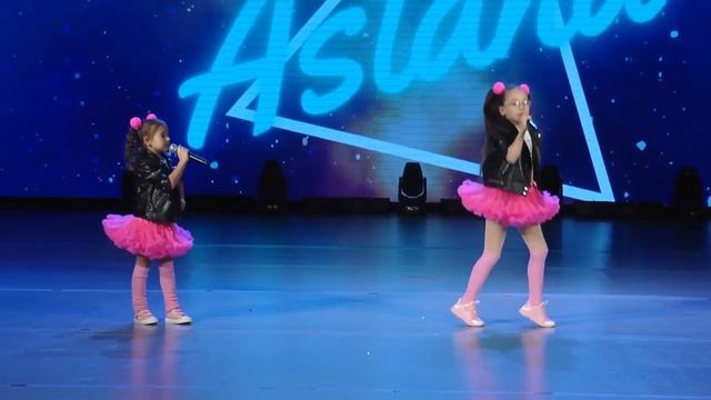 Жуман Ариана и Тасжанова Сальсабиль - «Dance monkey» Tones and I. "UniStar" 18.11.2022 смотреть онлайн