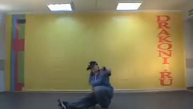 Обучающее видео break dance(брейк-данс) - three steps смотреть онлайн