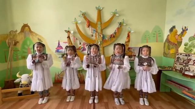 Фольклорный бөлөх «Чоргуй»Руководитель: Павлова Е.И «Ахсаан чабырҕахтар» 6 саастаахтар смотреть онлайн