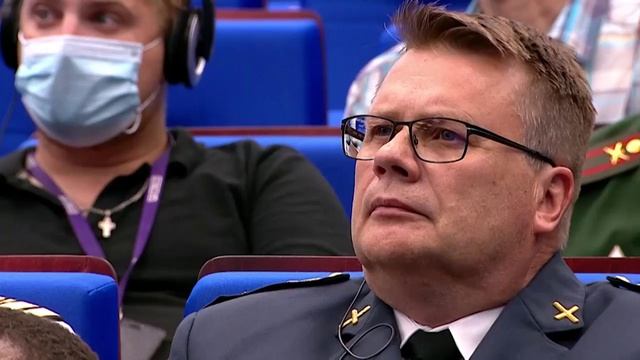 Брифинг заместителя Министра обороны РФ генерал-полковника Александра Фомина для.mp4 смотреть онлайн