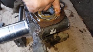 VOLVO FH  ЗАМЕНА ШКВОРНЯ