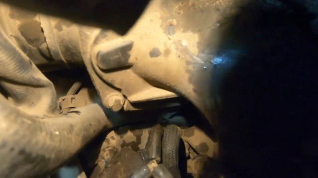 Замена впускного коллектора Вито 639 ОМ651 Часть1(Снятие). смотреть онлайн