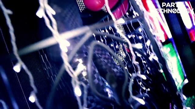 Новогодняя вечеринка в клубе Lookin Rooms. 19:00 - 21:00 смотреть онлайн