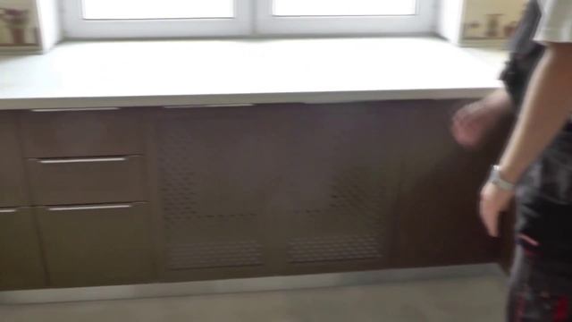 Встроенная угловая кухня под потолок. Фасады МДФ покраска беж. Фурнитур Blum. смотреть онлайн