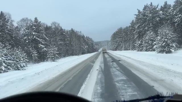 Заторы на дороге в Уральских горах!!! смотреть онлайн