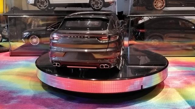 1 18 Porsche Cayenne Turbo Coupe 2019 graumetallic смотреть онлайн