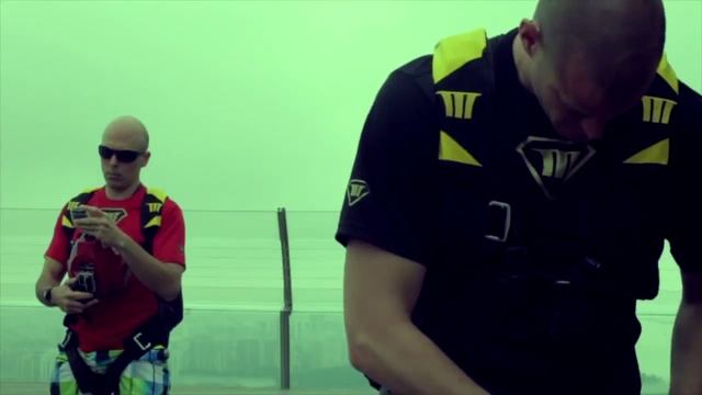 ПРЫЖОК С MARINA BAY СИНГАПУР смотреть онлайн