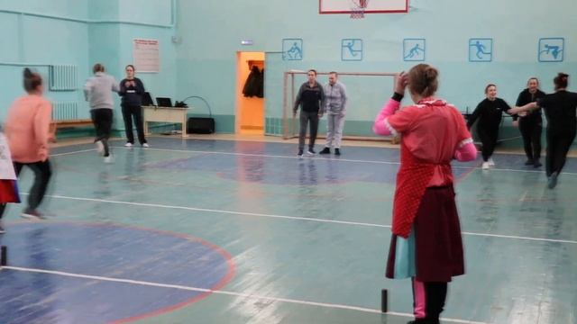 веселые старты ПРОШЛИ В КОЛОНИИ ИК-16 смотреть онлайн
