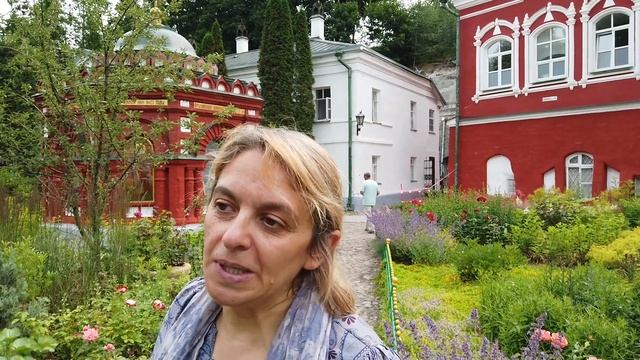 Сады Псково-Печорского монастыря. Ландшафтный дизайнер - Антонина Михайлова смотреть онлайн