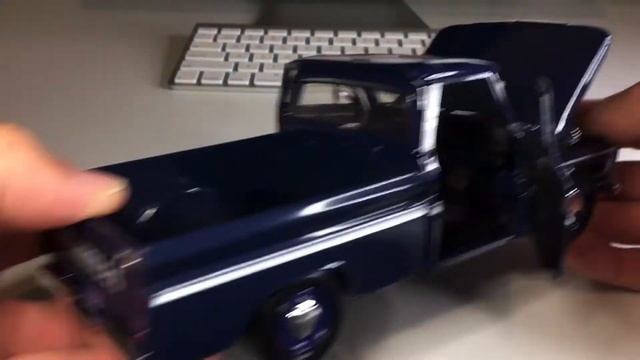 Lets Unbox And Check Out The 1/24 Scale 1966 Chevy C10 Fleetside From MotorMax! смотреть онлайн