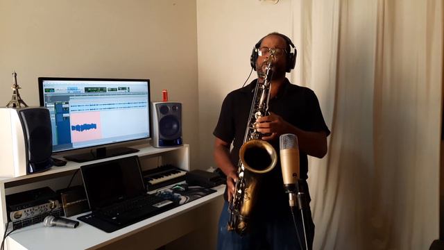 This Masquerade - George Benson (Sax cover Luciano Ramos) смотреть онлайн