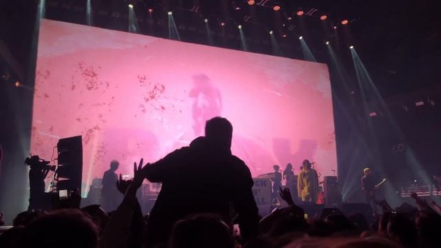 Liam Gallagher - Wall of Glass @ Zénith Paris - La Villette смотреть онлайн