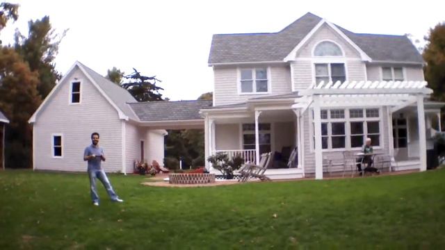 Dogs meet parrot AR.Drone 2.0 Video: 2013/10/19 смотреть онлайн