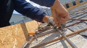 Как вязать арматуру легко. Вязка арматуры для монолитной плиты.