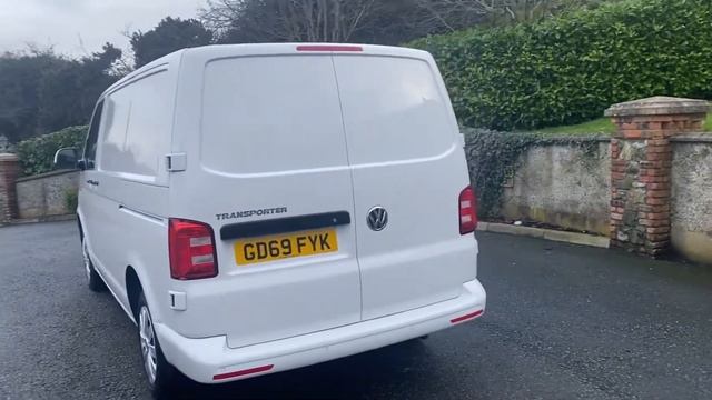 2020 VOLKSWAGEN TRANSPORTER 2.0TDI (102PS) T28 Startline SWB Panel Van смотреть онлайн