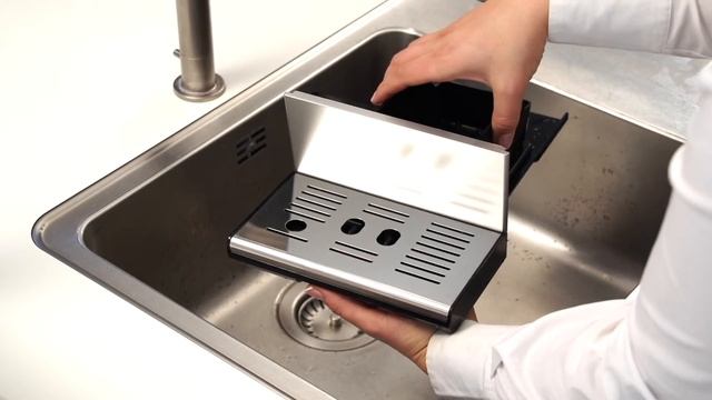 How to Clean the Coffee Grounds of Your De'Longhi Autentica ETAM 29660.SB Coffee Machine смотреть онлайн
