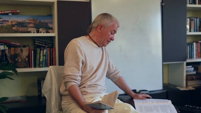 Обзор Шри Ишопанишад, Бхакти-Шастры, День 4, Чайтанья Чандра Чаран прабху, 14.11.2014 смотреть онлайн
