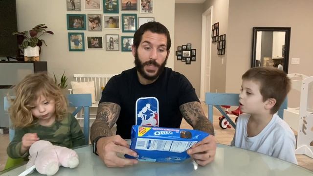 Fun Size Review: Java Chip and Chocolate Hazelnut Oreos! смотреть онлайн