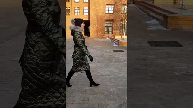 В чем девушке пойти в театр зимой? Посмотрите, какая красота! смотреть онлайн