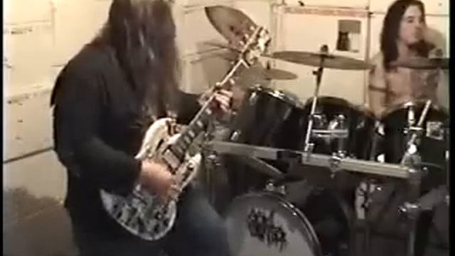 Darthmordan (Paramaceium) Jam - Ben (The Fatman) Guitar, Craig (Holocaustal Warkill) Drums. смотреть онлайн