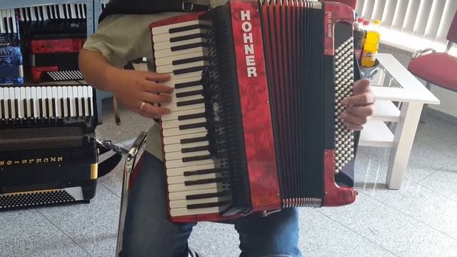 Klangprobe Akkordeon Hohner Bravo III 120 New/Neu смотреть онлайн