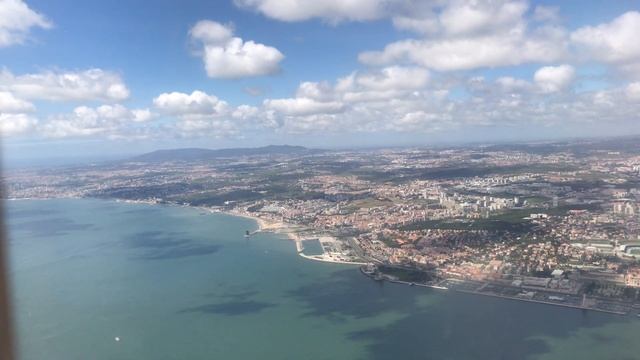 Лиссабон с высоты, Португалия. Посадка в аэропорту Портела (LIS). смотреть онлайн
