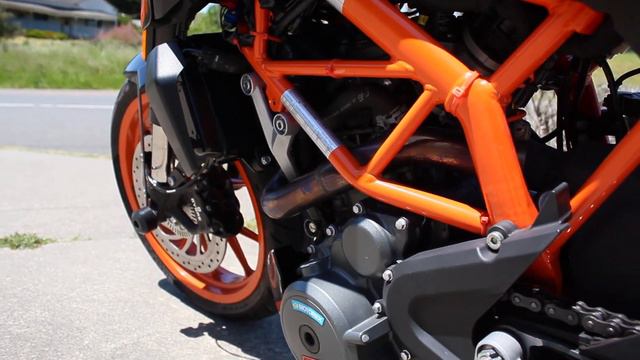 2015 KTM Duke 390 Review