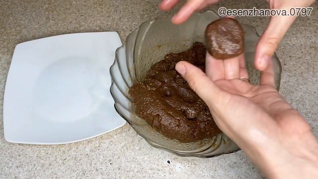 Перемешайте сгущенку и какао, вы будете поражены от результатом! Рецепт трюфеля смотреть онлайн