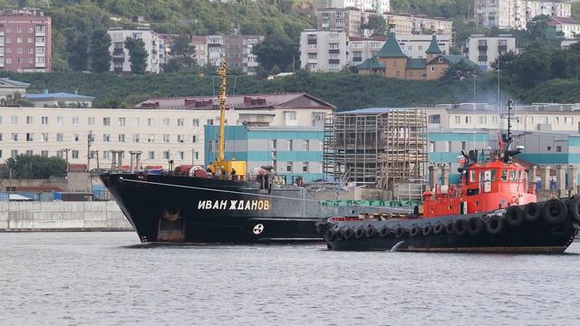 Сухогруз Иван Жданов порт Холмск