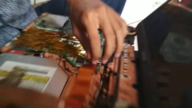 Membongkar & Pasang Laptop Toshiba satellite L10 смотреть онлайн
