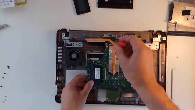HP Compaq 610 разбор ноутбука смотреть онлайн