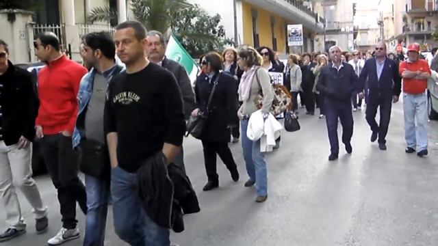 CORTEO LAVORATORI CDP 1/2 - BISCEGLIE 24-04-2012 - LA FIUMANA смотреть онлайн